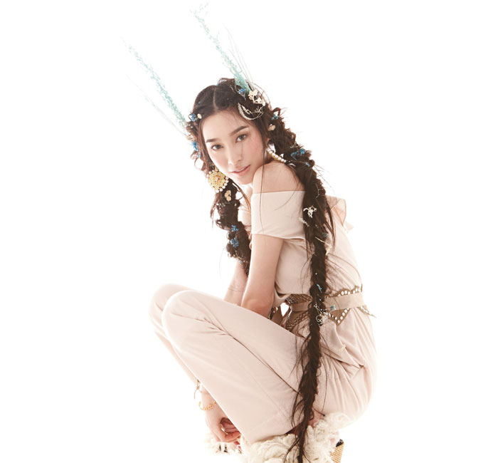 10HugGirl2013_07